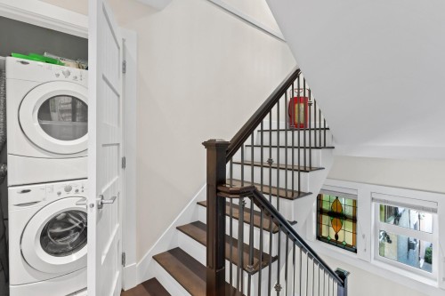 1020 13Th Avenue E, Vancouver, BC 