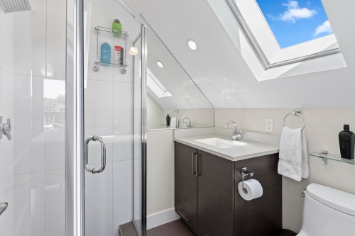 1020 13Th Avenue E, Vancouver, BC 