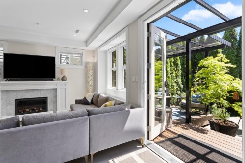 1020 13Th Avenue E, Vancouver, BC 