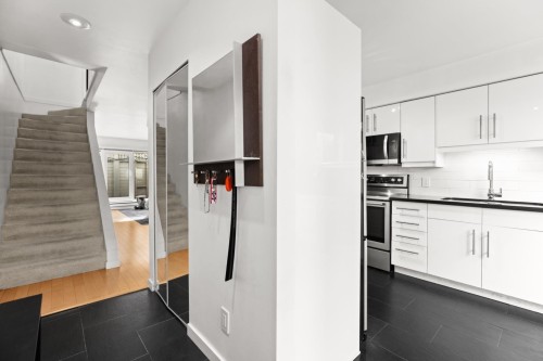 1286 7Th Avenue W, Vancouver, BC 