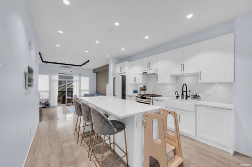 186-3105 Dayanee Springs Boulevard, Coquitlam, BC 