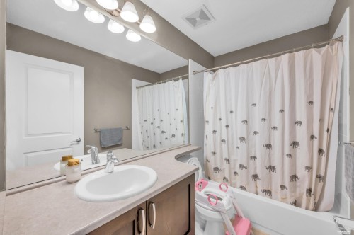 186-3105 Dayanee Springs Boulevard, Coquitlam, BC 