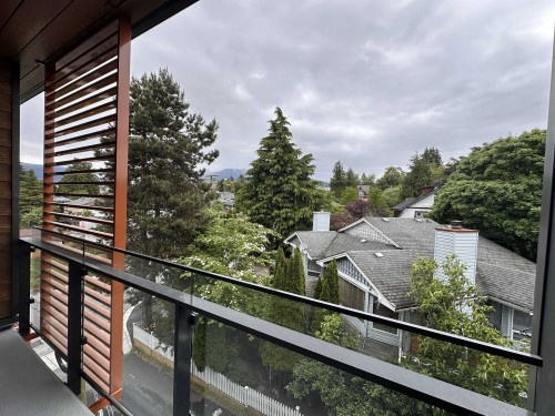 420-422 3Rd Street E, North Vancouver, BC 