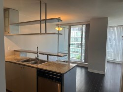 706-1438 Richards Street Vancouver, BC V6Z 3B8