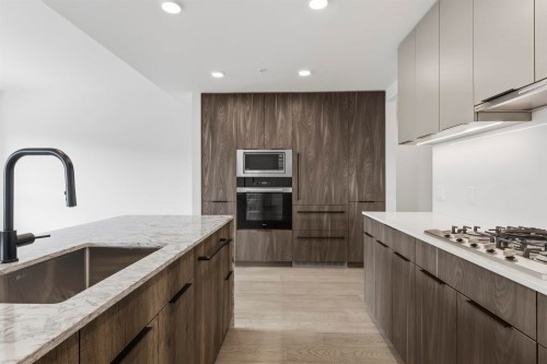 309-3590 39Th Avenue W, Vancouver, BC 