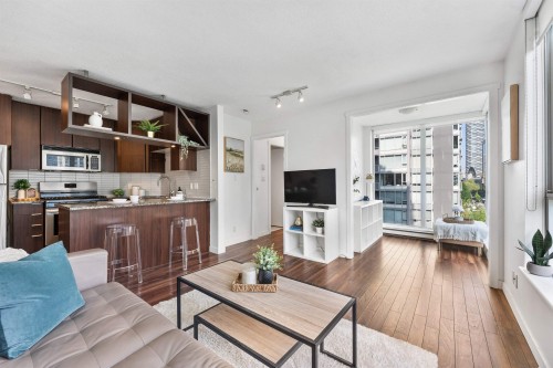 1002-1010 Richards Street  Vancouver, BC V6B 1G2