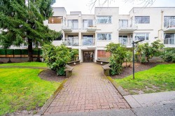 318-830 7th Avenue E Vancouver, BC V5T 4J2