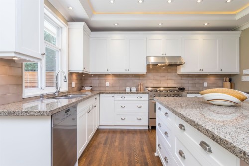 6417 Pitt Street, West Vancouver, BC 