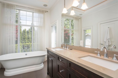 6417 Pitt Street, West Vancouver, BC 