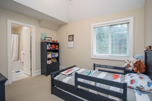 6417 Pitt Street, West Vancouver, BC 