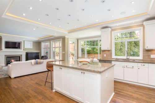 6417 Pitt Street, West Vancouver, BC 