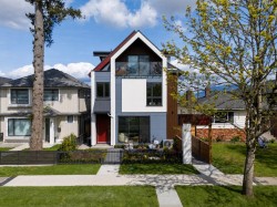 1-3141 19 Avenue E Vancouver, BC V5M 2T2
