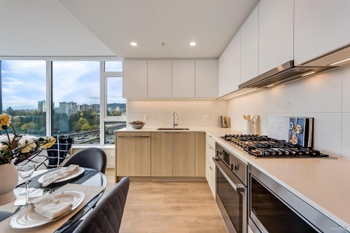 809-318 Alderson Avenue, Coquitlam, BC 