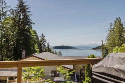 5454 Wakefield Road, Sechelt, BC 