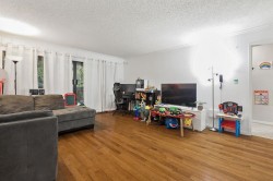 211-444 49th Avenue W Vancouver, BC V5Y 3V4