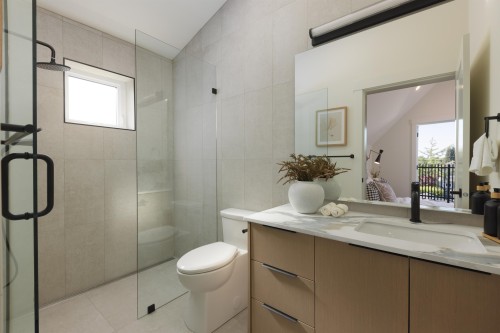 2-258 19 Avenue E, Vancouver, BC 