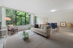 305-4101 Yew Street  Vancouver, BC V6L 3B7