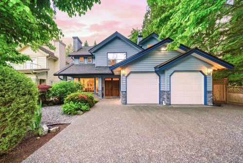 4383 Cove Cliff Road  North Vancouver, BC V7G 1Z3