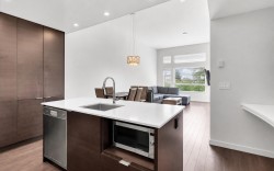 508-1677 Lloyd Avenue  North Vancouver, BC V7P 0B1