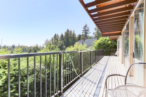 4591 Woodgreen Drive, West Vancouver, BC 