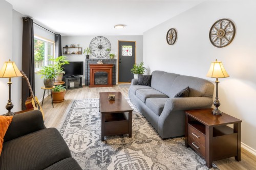 22450 Streng Avenue, Maple Ridge, BC 
