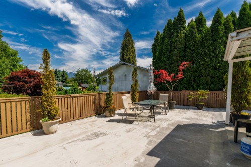 22450 Streng Avenue, Maple Ridge, BC 