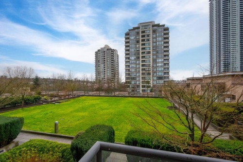 401-4250 Dawson Street, Burnaby, BC - Outdoor