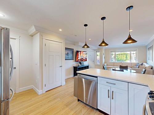 7377 Stride Avenue, Burnaby, BC 