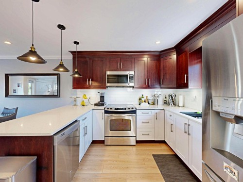 7377 Stride Avenue, Burnaby, BC 
