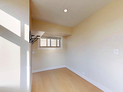 7377 Stride Avenue, Burnaby, BC 
