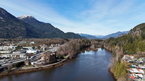 415-1500 Scott Crescent  Squamish, BC V8B 1G5