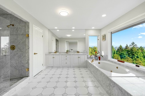 816 Anderson Crescent, West Vancouver, BC 