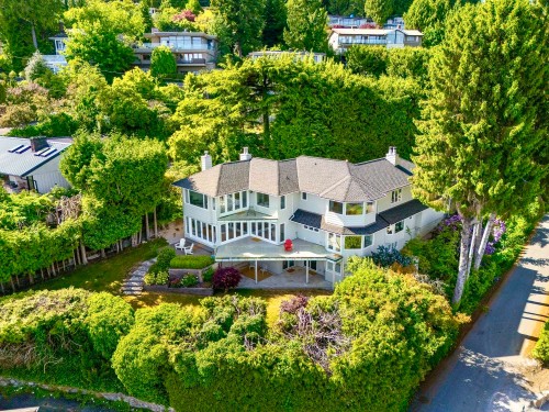 816 Anderson Crescent, West Vancouver, BC 