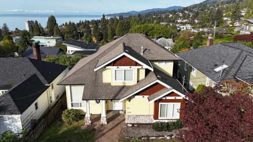 1275 20Th Street, West Vancouver, BC 