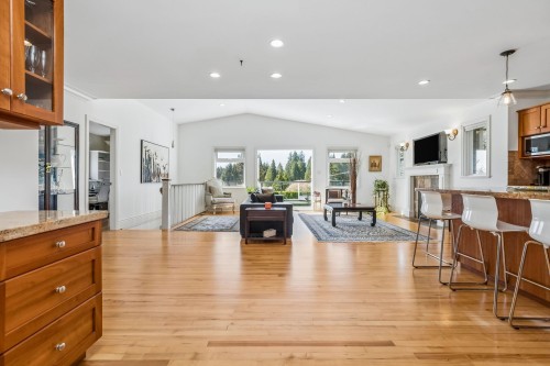 954 Tudor Avenue, North Vancouver, BC 