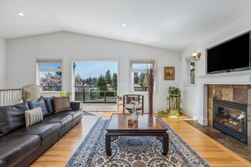954 Tudor Avenue, North Vancouver, BC 