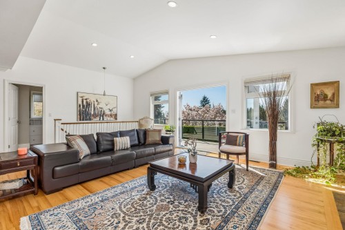 954 Tudor Avenue, North Vancouver, BC 
