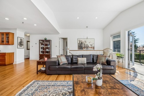 954 Tudor Avenue, North Vancouver, BC 