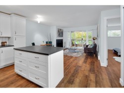 218-932 Robinson Street Coquitlam, BC V3J 7R8
