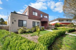 7493 Gatineau Place  Vancouver, BC V5S 2S3