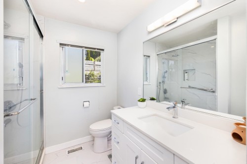 454 Monteray Avenue, North Vancouver, BC 