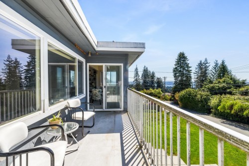 454 Monteray Avenue, North Vancouver, BC 