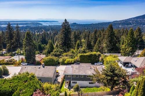 454 Monteray Avenue, North Vancouver, BC 