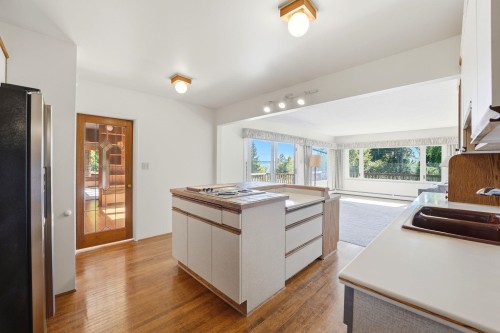 3155 Dickinson Crescent, West Vancouver, BC 