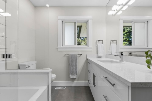 876 Harris Place, Delta, BC 