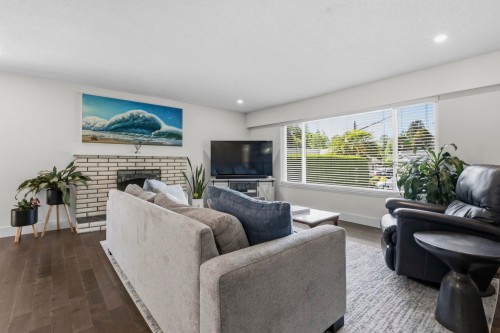 876 Harris Place, Delta, BC 
