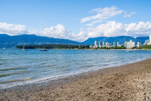 2015 Creelman Avenue, Vancouver, BC 