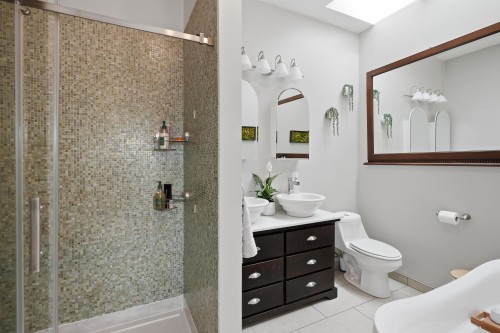 2015 Creelman Avenue, Vancouver, BC 