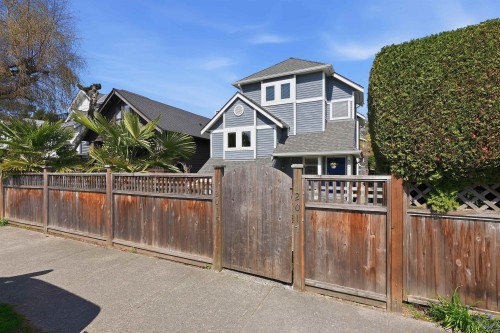 2015 Creelman Avenue, Vancouver, BC 