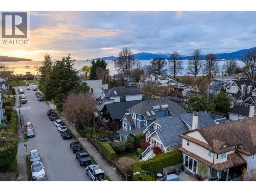2015 Creelman Avenue, Vancouver, BC 